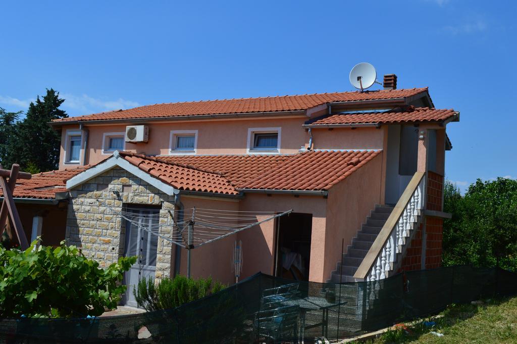 Apartment Ruzica Pula Buitenkant foto